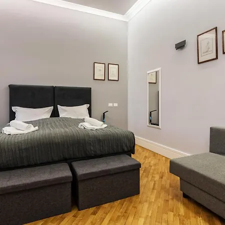 President Gardens Roma